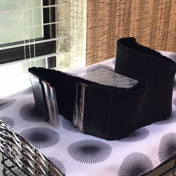 WIDE BLACK ELASTIC BELT WITH  SCALLOPED EDGES - Picture 3 of 4